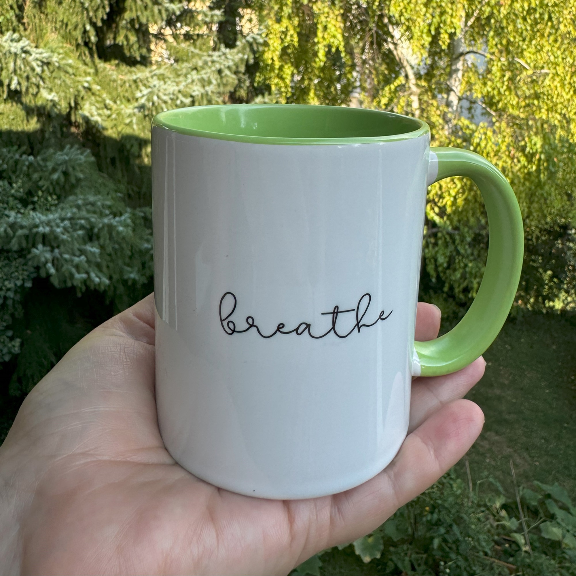 Hrnek malý barevný s potiskem Dýchej - Breathe